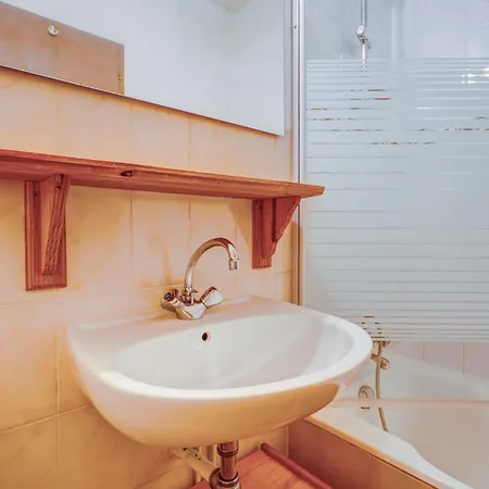 Self Catered With Indoor Pool *