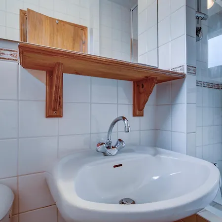 Guest house Self Catered With Indoor Pool *